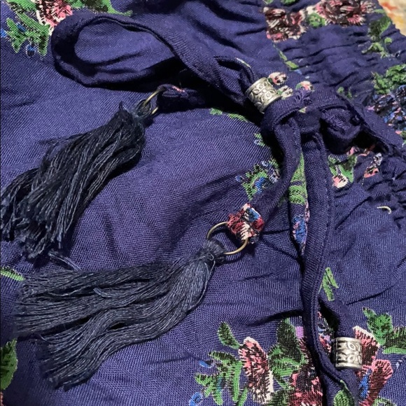 Francesca’s vacation shorts - Picture 2 of 3